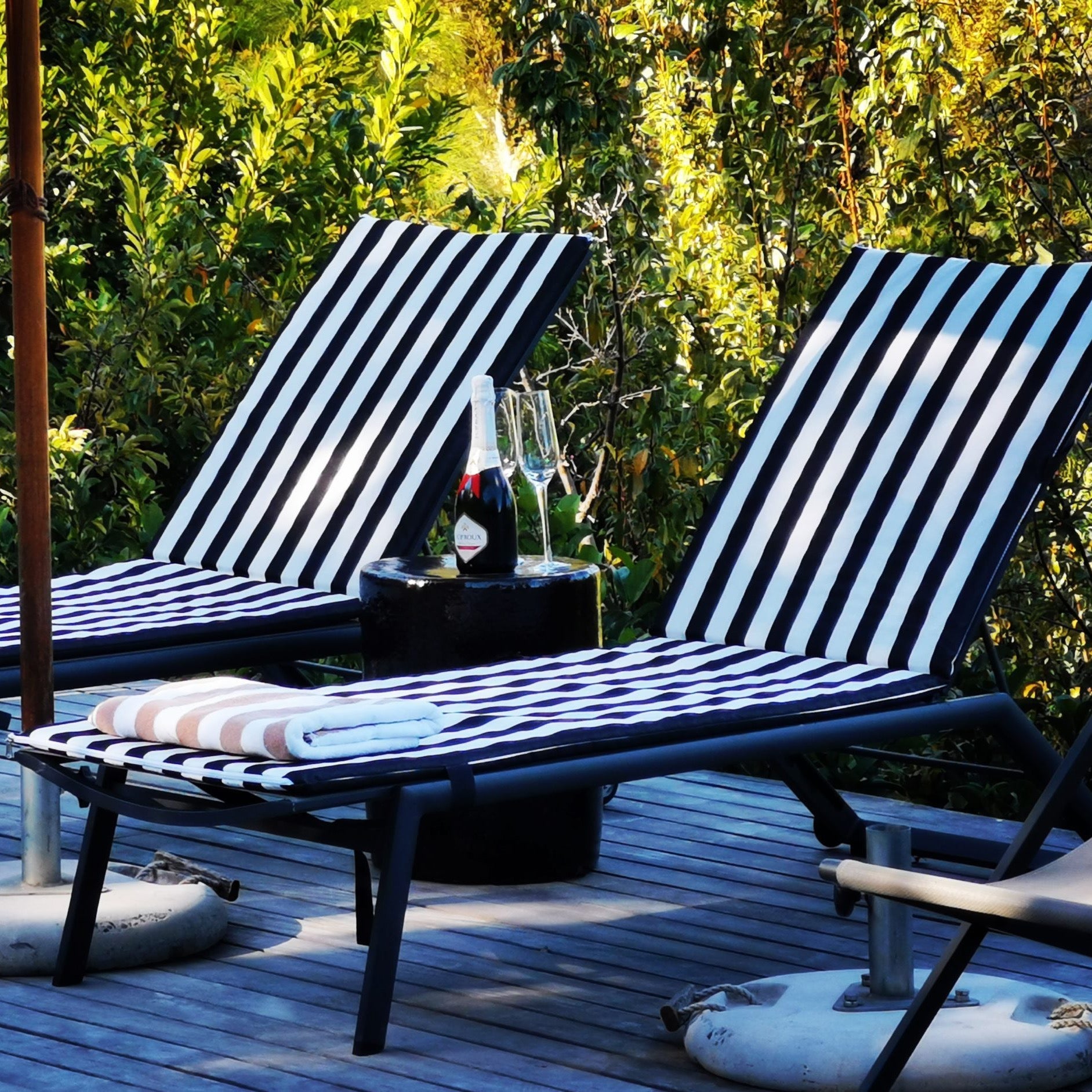 Black and white hotsell striped chaise lounge cushions